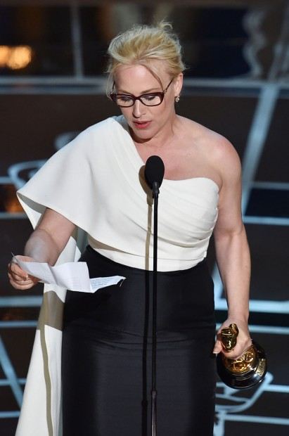 นางเลิศนะ Patricia Arquette ชอบชุดนาง...มันคล้ายมาก