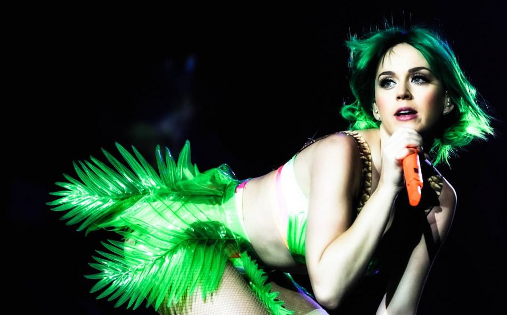 สุดยอดภาพบนเวทีคอนเสิร์ต ของ KATY PERRY