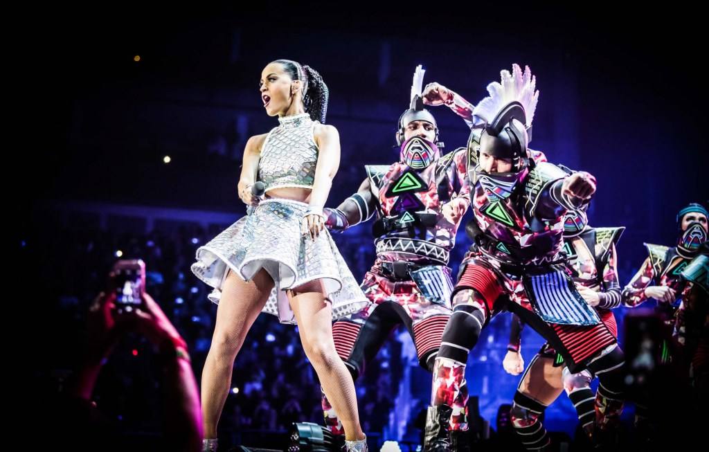 สุดยอดภาพบนเวทีคอนเสิร์ต ของ KATY PERRY