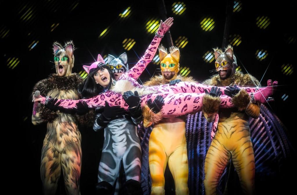 สุดยอดภาพบนเวทีคอนเสิร์ต ของ KATY PERRY
