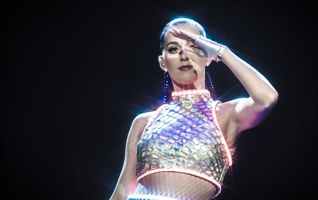 สุดยอดภาพบนเวทีคอนเสิร์ต ของ KATY PERRY