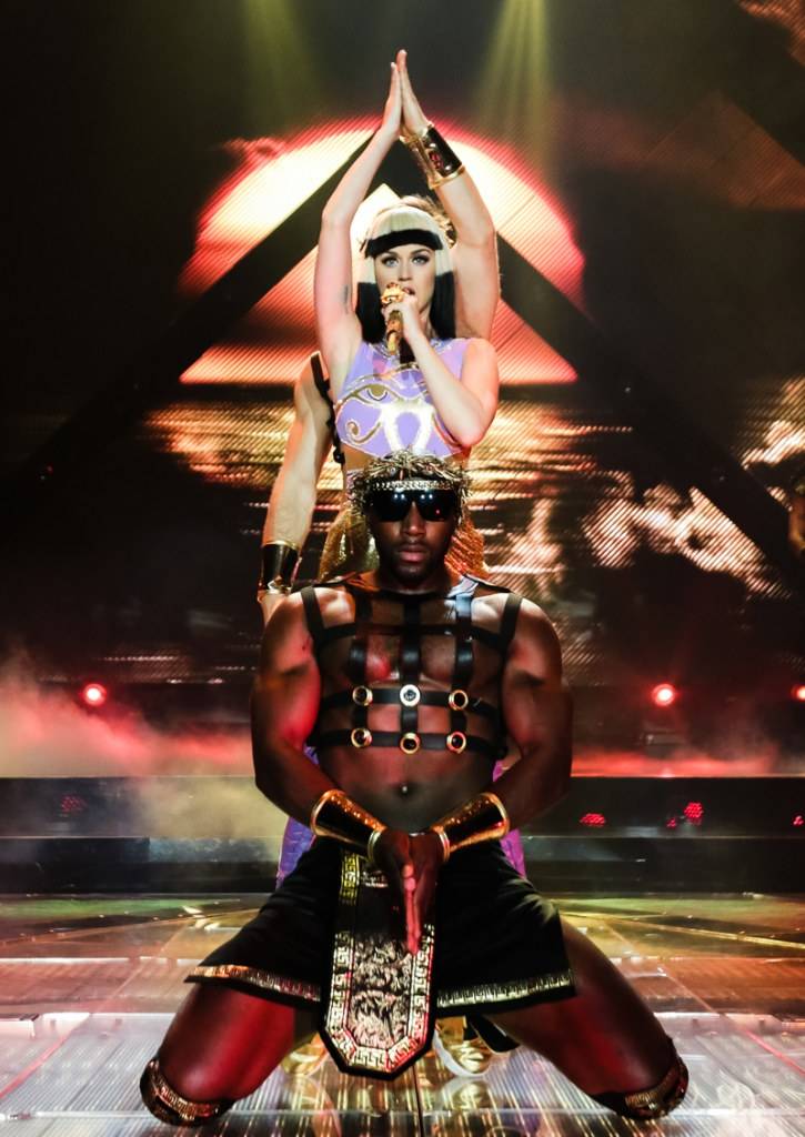 สุดยอดภาพบนเวทีคอนเสิร์ต ของ KATY PERRY