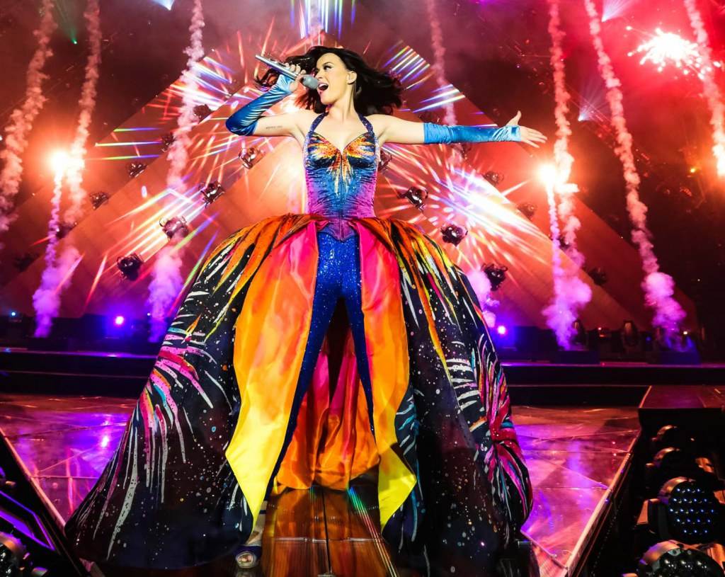 สุดยอดภาพบนเวทีคอนเสิร์ต ของ KATY PERRY