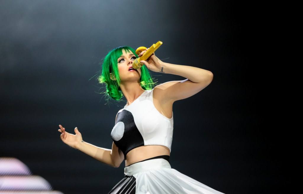 สุดยอดภาพบนเวทีคอนเสิร์ต ของ KATY PERRY