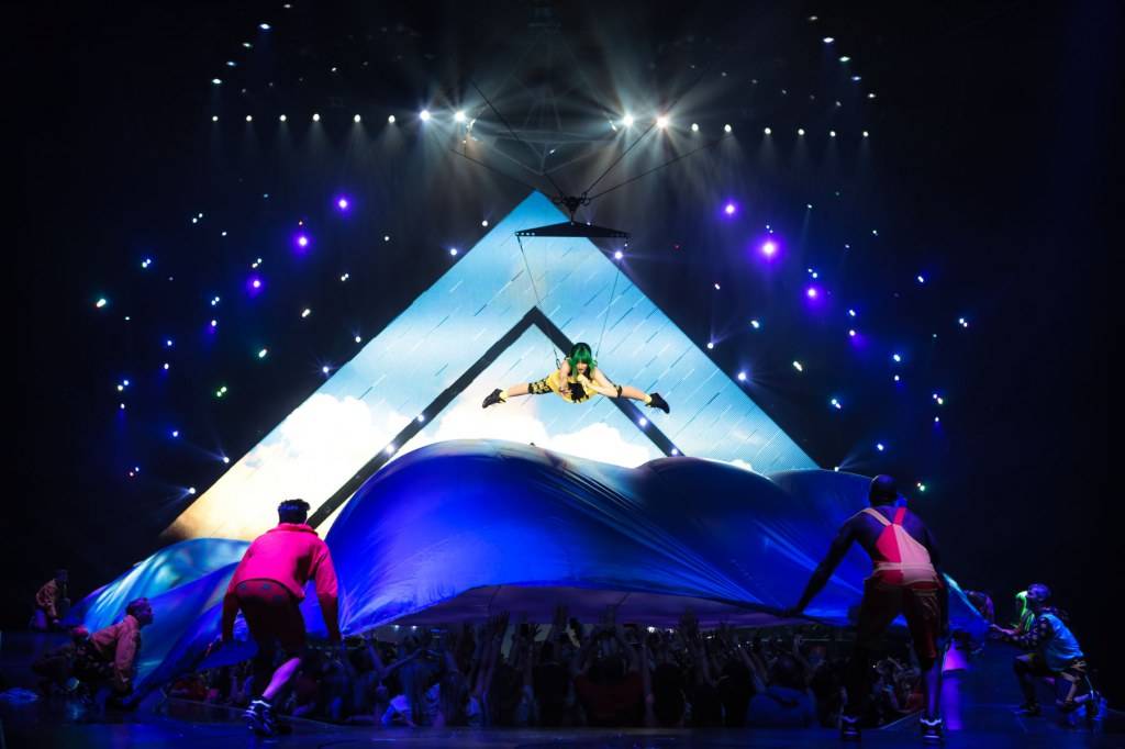 สุดยอดภาพบนเวทีคอนเสิร์ต ของ KATY PERRY