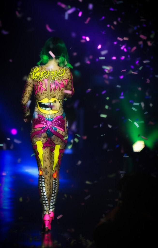 สุดยอดภาพบนเวทีคอนเสิร์ต ของ KATY PERRY
