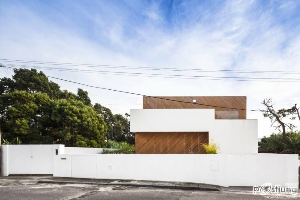 SilverWoodHouse by 3r Ernesto Pereira