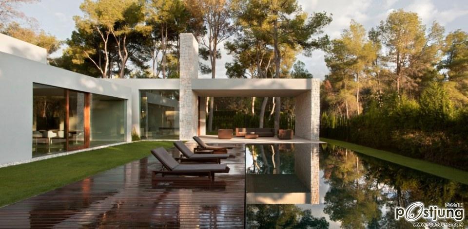 El Bosque House by Ramon Esteve Estudio