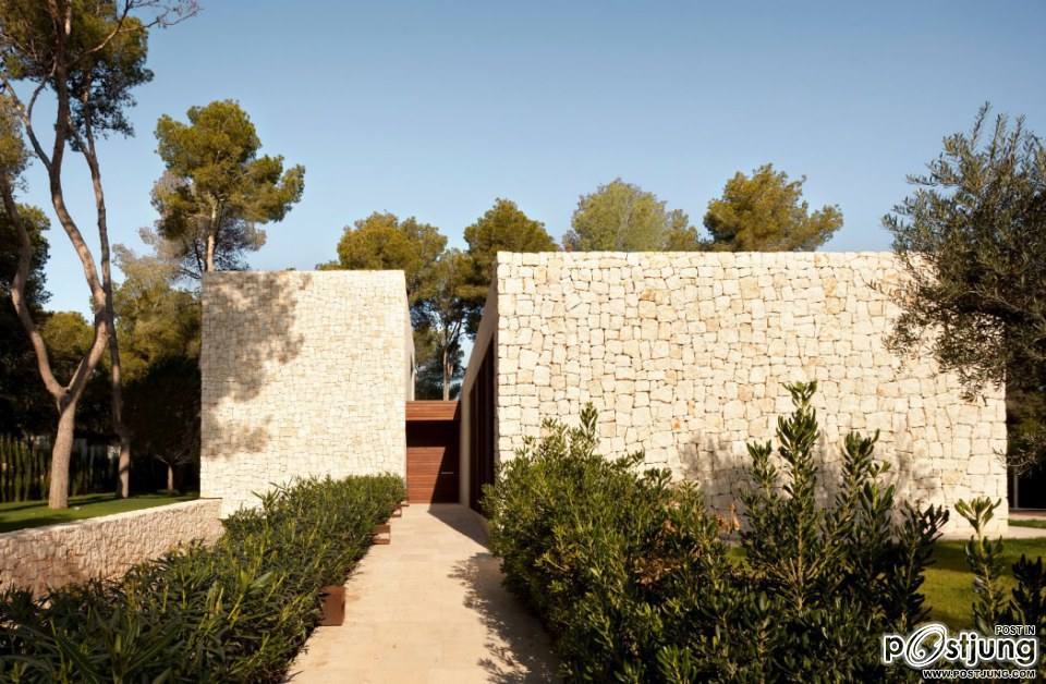 El Bosque House by Ramon Esteve Estudio
