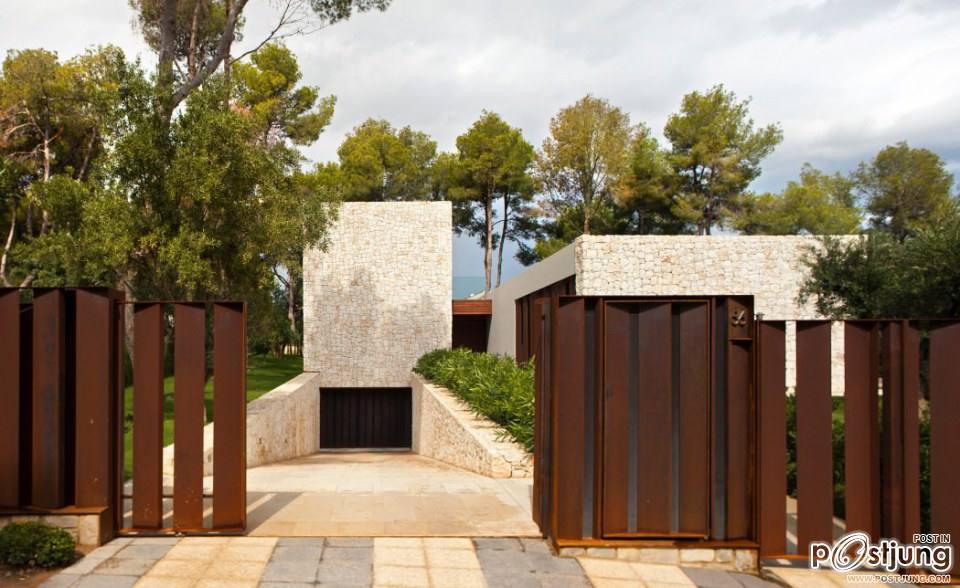 El Bosque House by Ramon Esteve Estudio