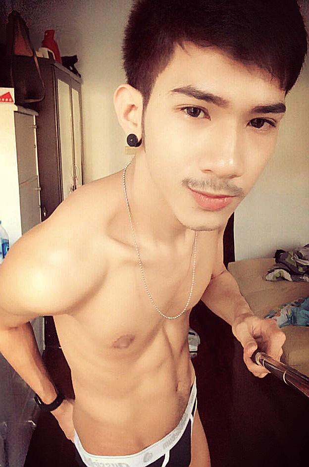 ของหวานรับตอนเที่ยง