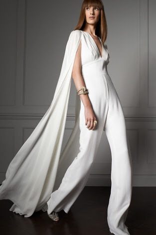 "ใหม่ ดาวิกา " ทำเก๋ สวยสง่าในชุดจั้มสูทแบรนด์ดังระดับโลก Elie Saab แย่งชีนคนทั้งงาน!!! ในงานสุพรรณหงส์ ครั้งที่24