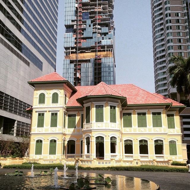 "บ้านหลวงสาทรราชายุกต์" บ้านเก่าแก่ท่ามกลางตึกสูงระฟ้า ที่ยังอนุรักษ์ไว้ใจกลางกรุงเทพ
