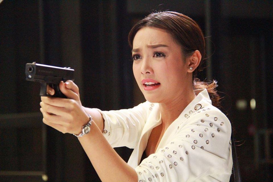 “เต้น” การันตีมิวสิกวีดิโอ “ฉันไม่ใช่หรือใครเปลี่ยน” แซ่บ !!!“น้ำตาล” ลั่นไกเฉียดเป้า “ปั้นจั่น” ขาสั่นพั่บๆ