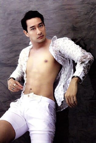 ป้อง ณวัฒน์