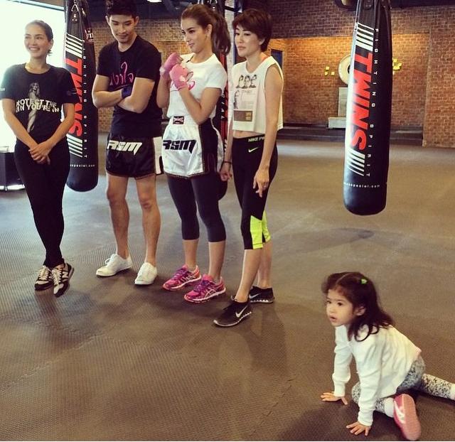 ตูมตาม - วิว @ รายการ วันดีดีกับเจี๊ยบอ้อม (28-2-58)