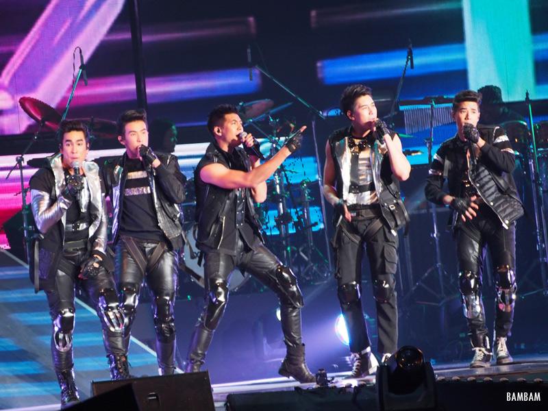 เก็บตกความฟิน จากคอนเสิร์ต Give Me 5
