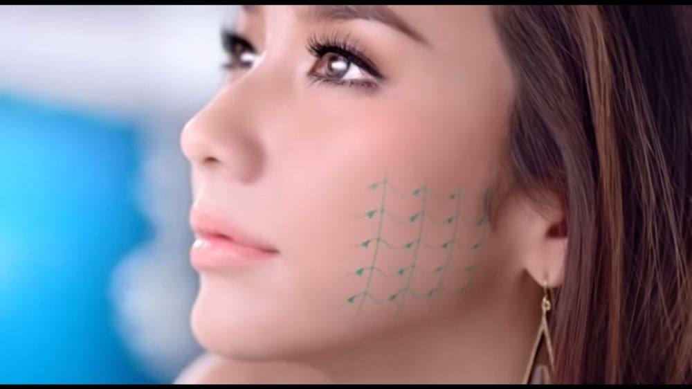 มาแล้ว !! Aum Patchrapa Mistine Blue Locked Lifting Powder ความสวยที่สบัดยังไงก็ไม่หลุด