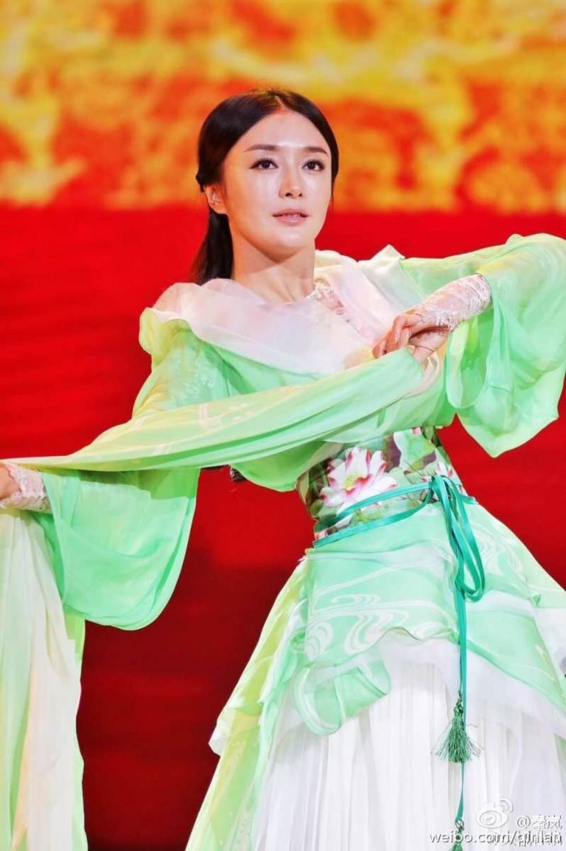 ฉินหลาน / หวังลี่คุน / ถงลี่หยา / หม่าซู กับการแสดงชุด《国色天香》Guo Se Tian Xiang 2015