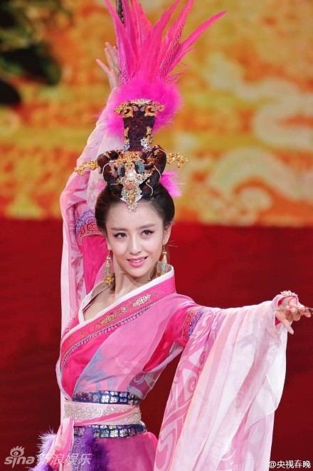 ฉินหลาน / หวังลี่คุน / ถงลี่หยา / หม่าซู กับการแสดงชุด《国色天香》Guo Se Tian Xiang 2015