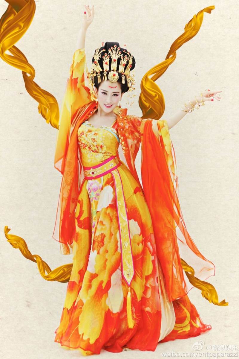 ฉินหลาน / หวังลี่คุน / ถงลี่หยา / หม่าซู กับการแสดงชุด《国色天香》Guo Se Tian Xiang 2015