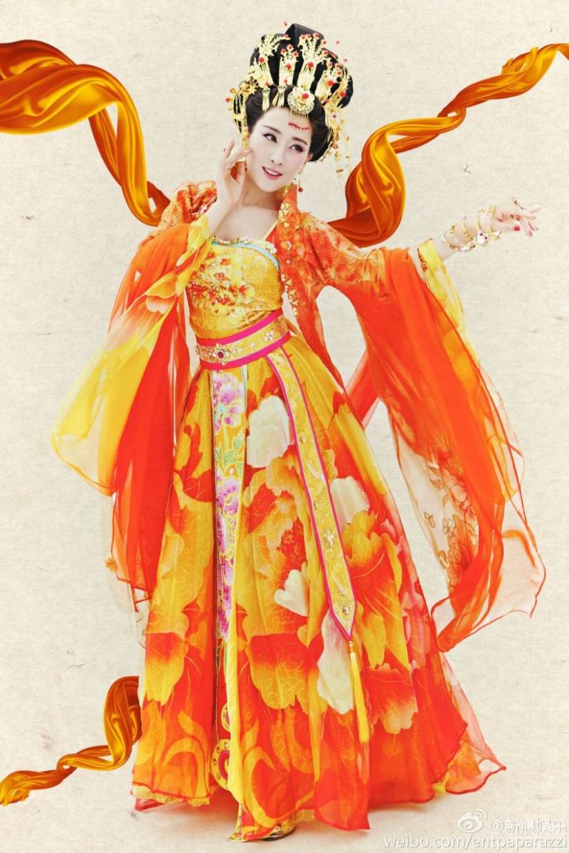 ฉินหลาน / หวังลี่คุน / ถงลี่หยา / หม่าซู กับการแสดงชุด《国色天香》Guo Se Tian Xiang 2015