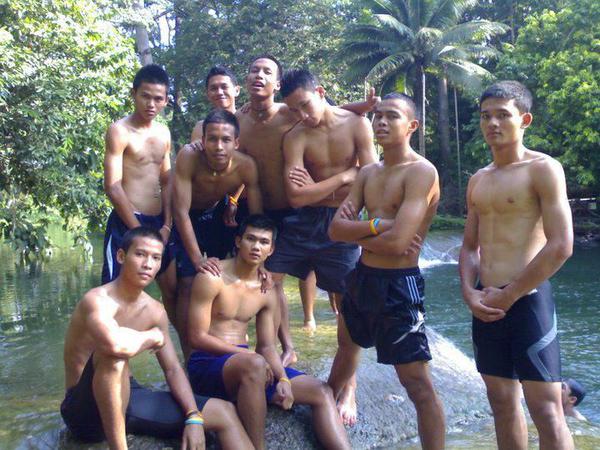 ฟินก่อนเที่ยง