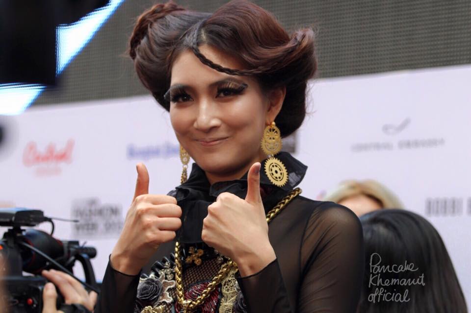 &lsquo;แพนเค้ก เขมนิจ&rsquo; ทวงบัลลังก์ซูเปอร์โมเดล ดีกรีนางเเบบโลก ในงาน Elle Fashion Week 2015