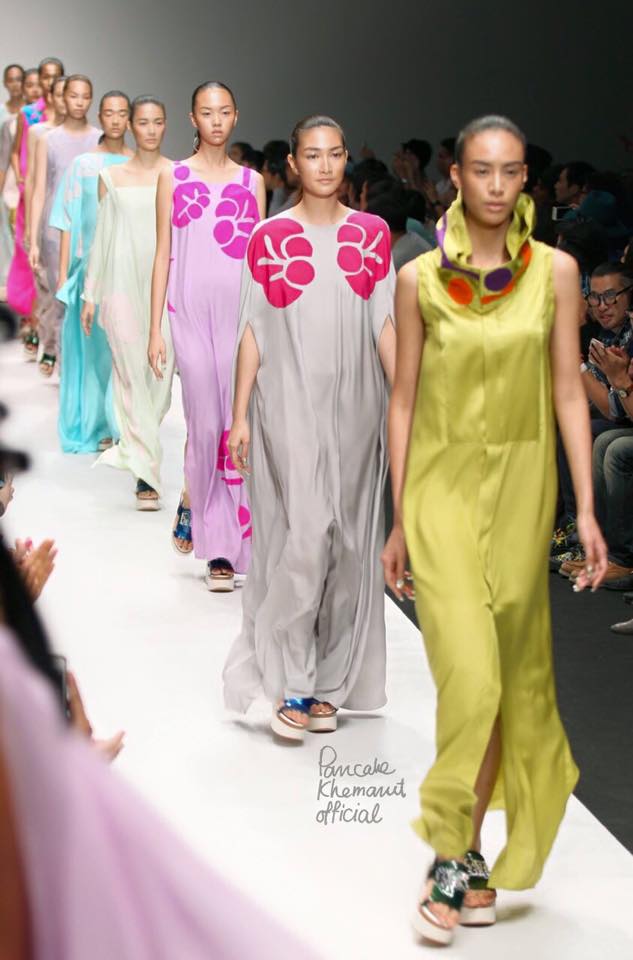 &lsquo;แพนเค้ก เขมนิจ&rsquo; ทวงบัลลังก์ซูเปอร์โมเดล ดีกรีนางเเบบโลก ในงาน Elle Fashion Week 2015