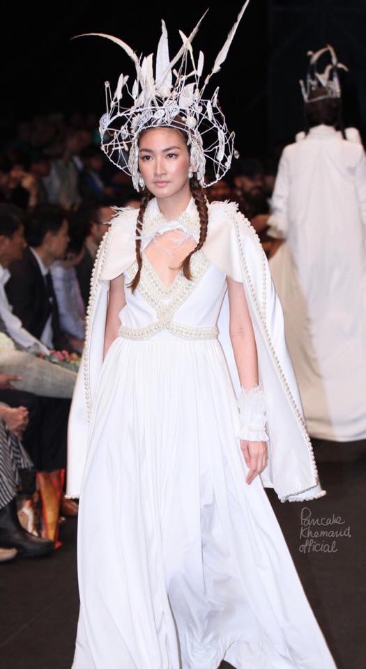 &lsquo;แพนเค้ก เขมนิจ&rsquo; ทวงบัลลังก์ซูเปอร์โมเดล ดีกรีนางเเบบโลก ในงาน Elle Fashion Week 2015