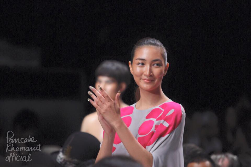 &lsquo;แพนเค้ก เขมนิจ&rsquo; ทวงบัลลังก์ซูเปอร์โมเดล ดีกรีนางเเบบโลก ในงาน Elle Fashion Week 2015