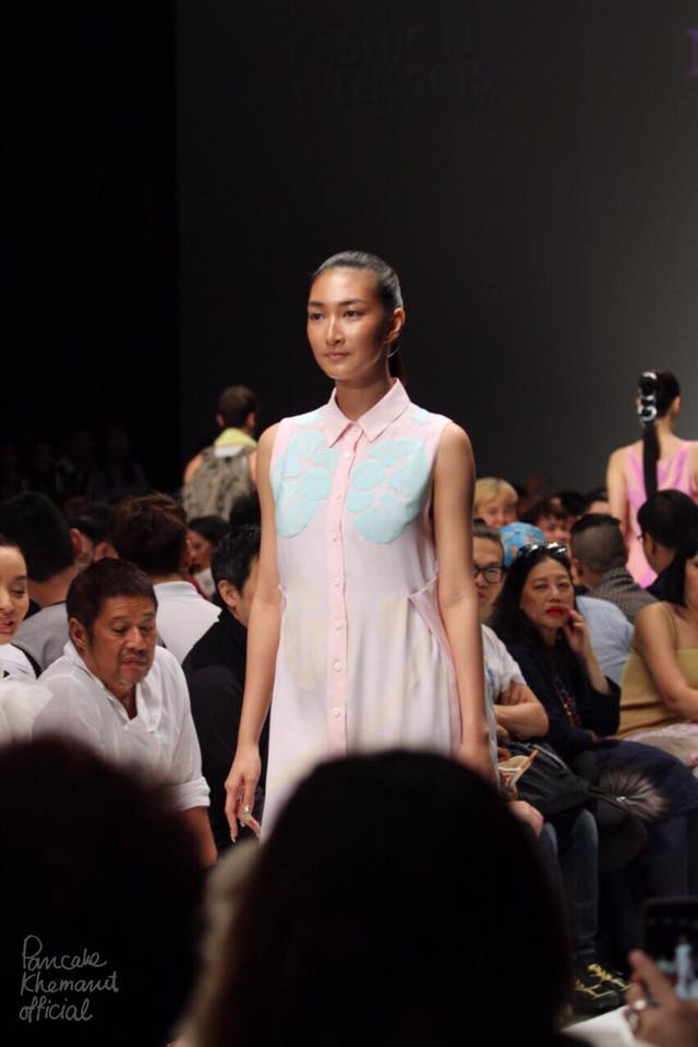 &lsquo;แพนเค้ก เขมนิจ&rsquo; ทวงบัลลังก์ซูเปอร์โมเดล ดีกรีนางเเบบโลก ในงาน Elle Fashion Week 2015