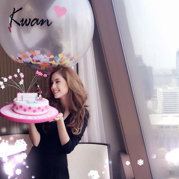 Happy birthday Kwan Usamanee ย้อนหลัง จากกองไม่สิ้นไร้ไฟสวาท