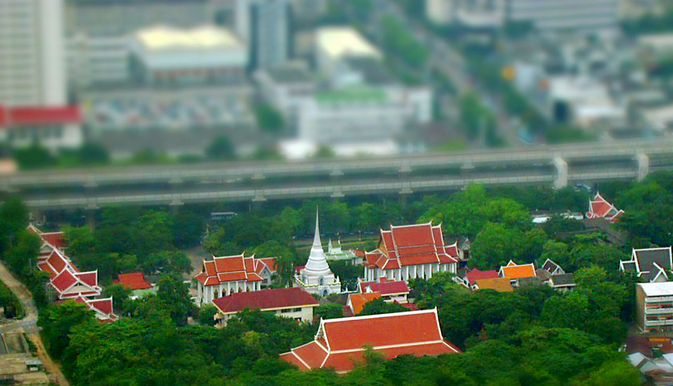 ''วัดปทุมวนาราม'' วัดกลางเมืองที่ตั้งอยู่ตรงกลาง2ห้างดัง สยามพารากอน และ ห้างเซ็นทรัลเวิลด์ ที่ดินวัดคงมูลค่ามหาศาล