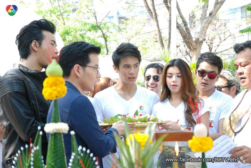 "เเบงค์-ซอนญ่า-โย่ง-ตาล" นำทีมนักเเสดงบวงสรวงละครซิทคอม "รหัสปริศนา CODE HUNTER"