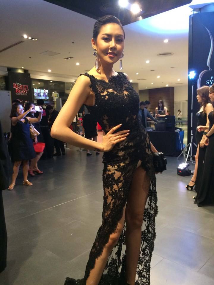 สาวhotที่สุดในเวลานี้ อั้มชิดซ้าย!