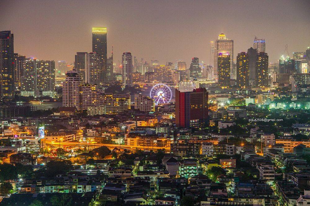 ชิงช้าสวรรค์ ที่สูงที่สุดในเมืองไทย ตั้งอยู่ริมแม่น้ำเจ้าพระยา