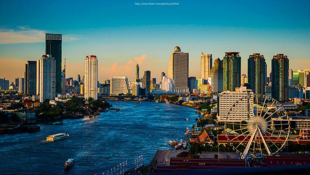ชิงช้าสวรรค์ ที่สูงที่สุดในเมืองไทย ตั้งอยู่ริมแม่น้ำเจ้าพระยา