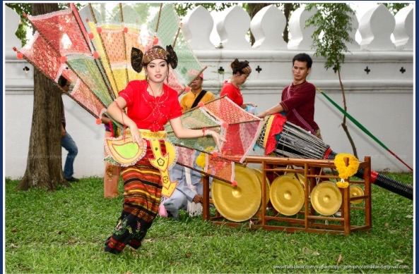 สาวๆและ วัฒนธรรม ไทใหญ่/ไทยใหญ่ หรือ ชาวไต