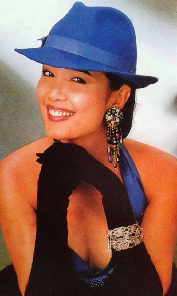 ราชินีลูกทุ่ง พุ่มพวง ดวงจันทร์