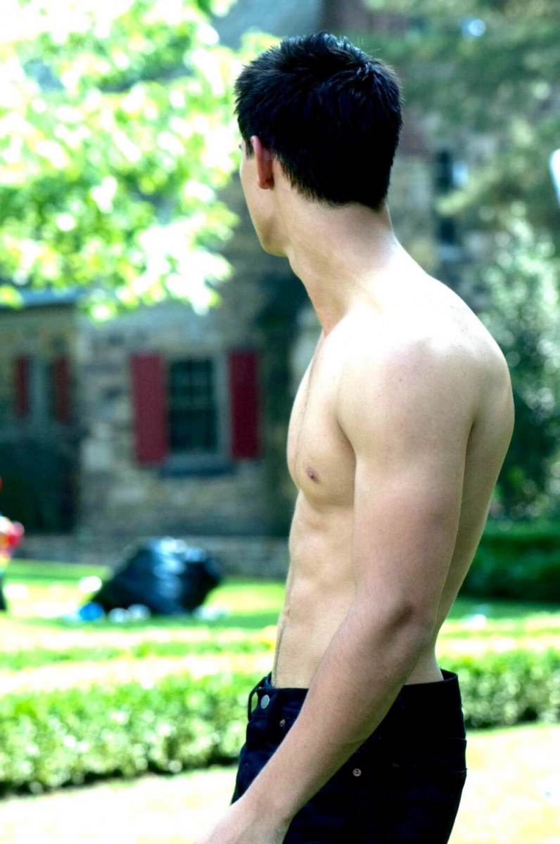Taylor Lautnet in Abduction