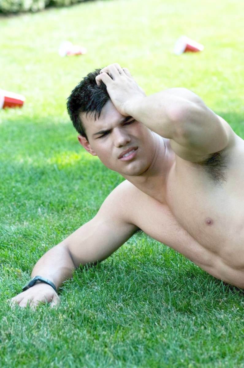 Taylor Lautnet in Abduction
