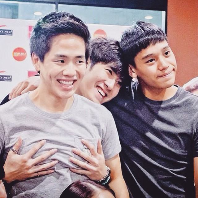 มือ คะ มือ