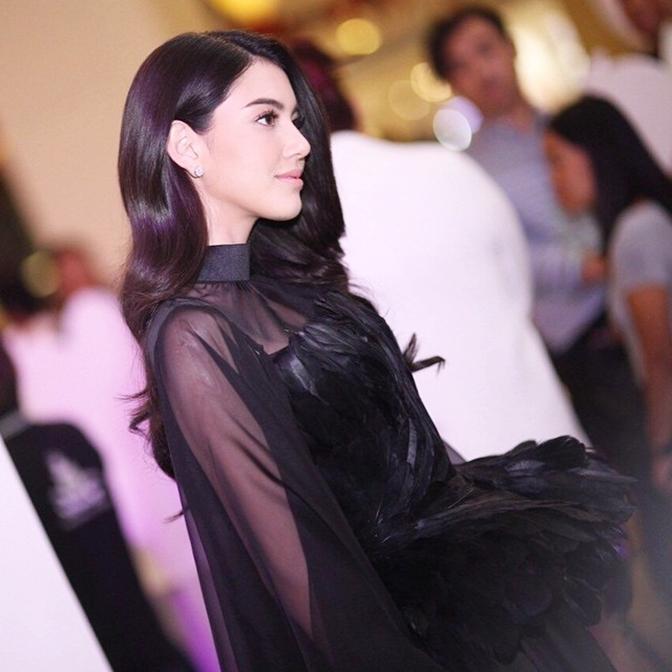 "ใหม่ ดาวิกา โฮร์เน่" ขาวสวยใสออร่า พรีเซ็นเตอร์ผลิตภัณฑ์ Levif @Central World