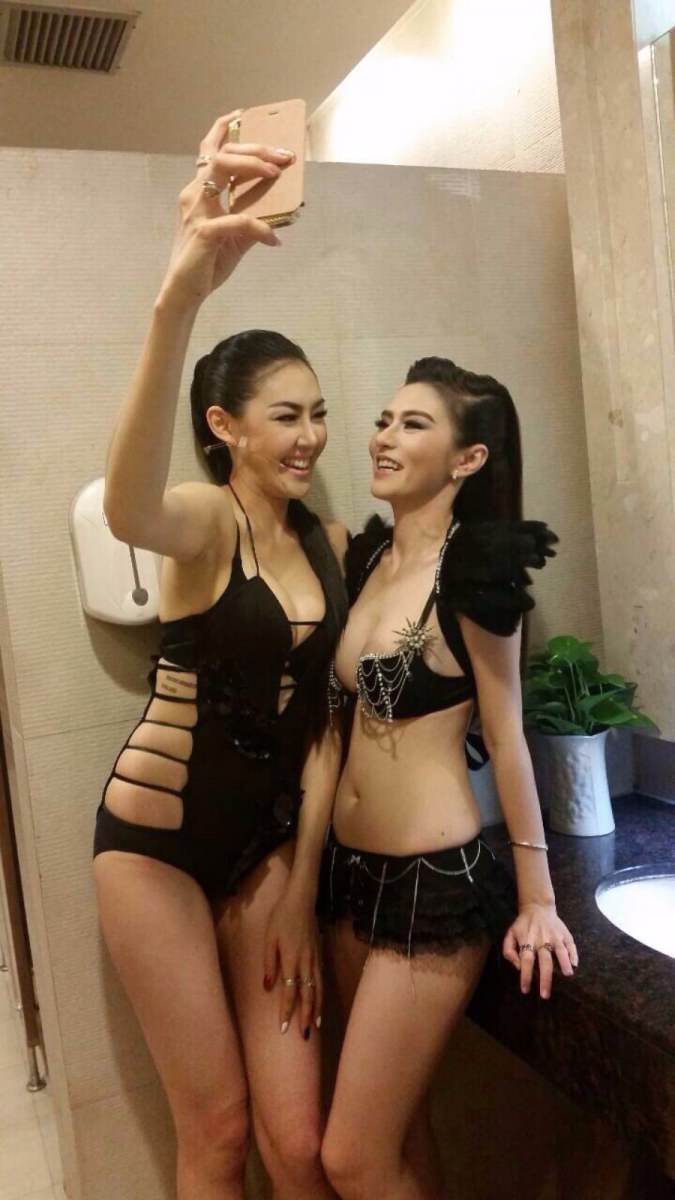 แซ่บบบ ทุกท่วงท่า เก๋ เลเดอเรอร์