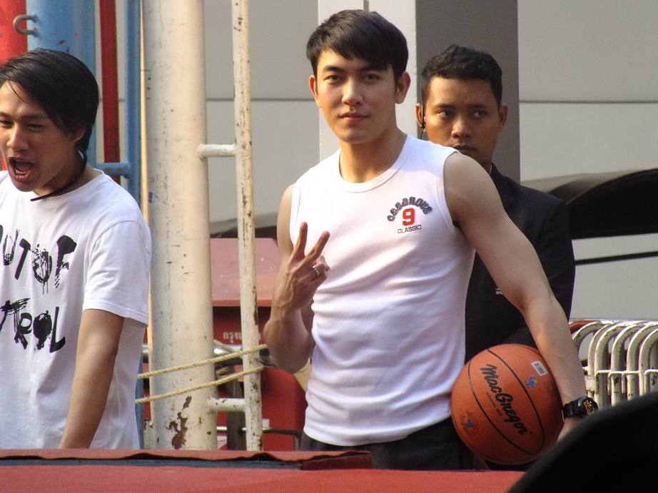 งานสนามกีฬาข้าง mbk 27-03-58 สุดท้ายแล้วนะไปเที่ยวกัน