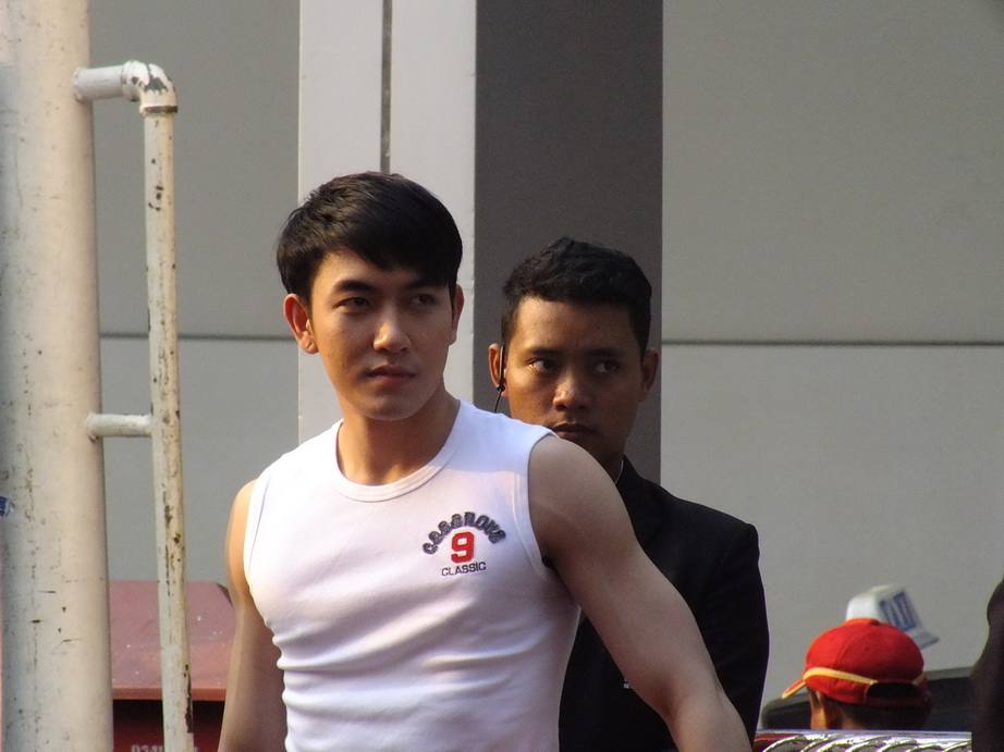 งานสนามกีฬาข้าง mbk 27-03-58 สุดท้ายแล้วนะไปเที่ยวกัน