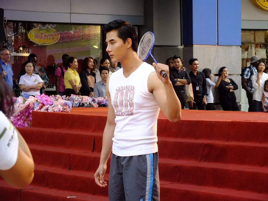 งานสนามกีฬาข้าง mbk 27-03-58 สุดท้ายแล้วนะไปเที่ยวกัน