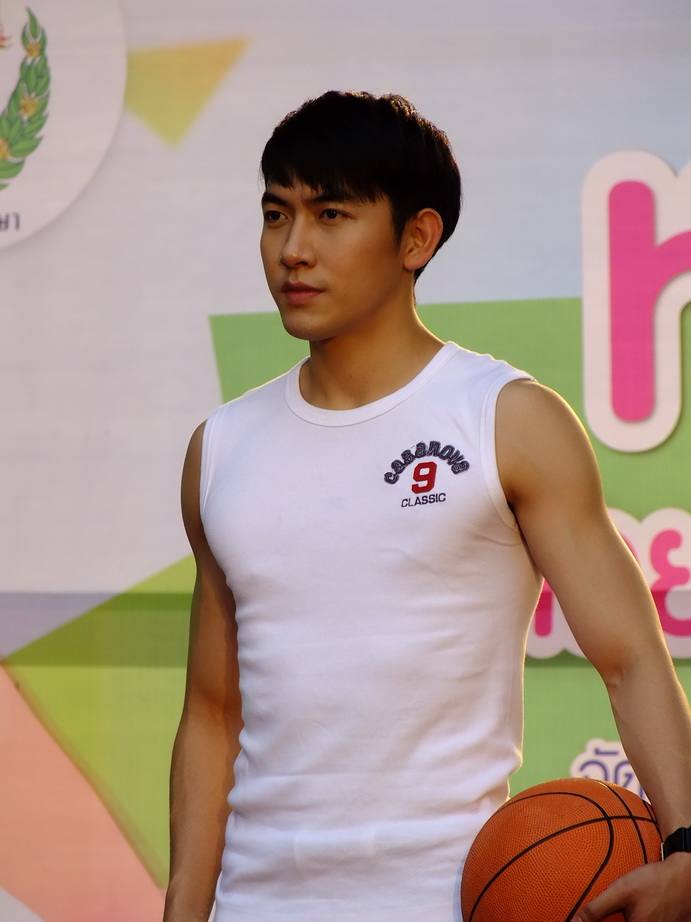 งานสนามกีฬาข้าง mbk 27-03-58 สุดท้ายแล้วนะไปเที่ยวกัน