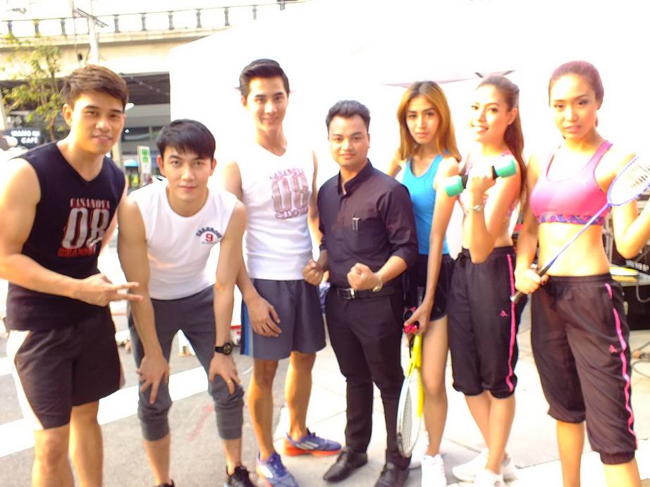 งานสนามกีฬาข้าง mbk 27-03-58 สุดท้ายแล้วนะไปเที่ยวกัน